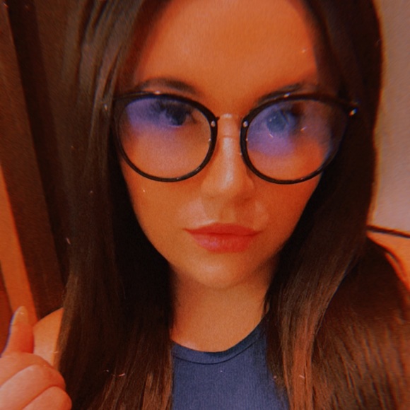 Meet your Posher, Sabrina - Picture 1 of 1